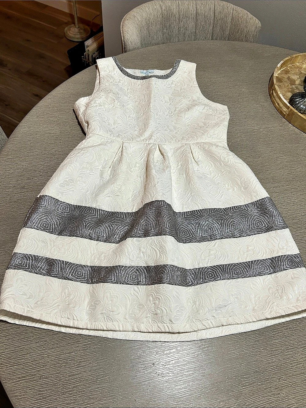 JUN&IVY Size Medium White & Silver Dress Like New